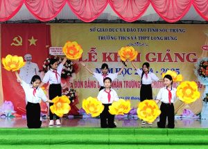 Văn nghệ khai giảng